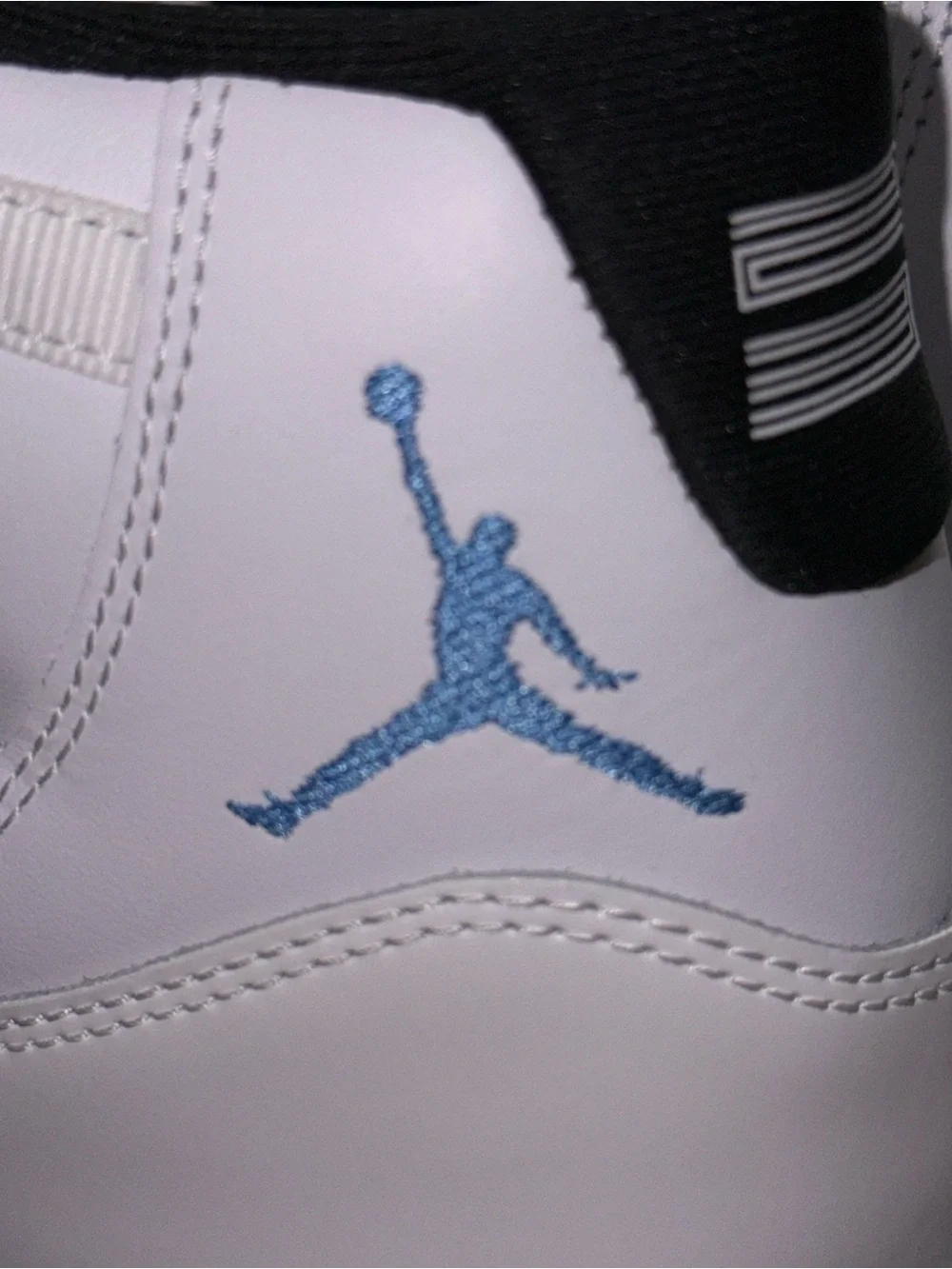 Jordan 11 Retro “Legend Blue” 2024 Men’s Size 9.5 Very clean
